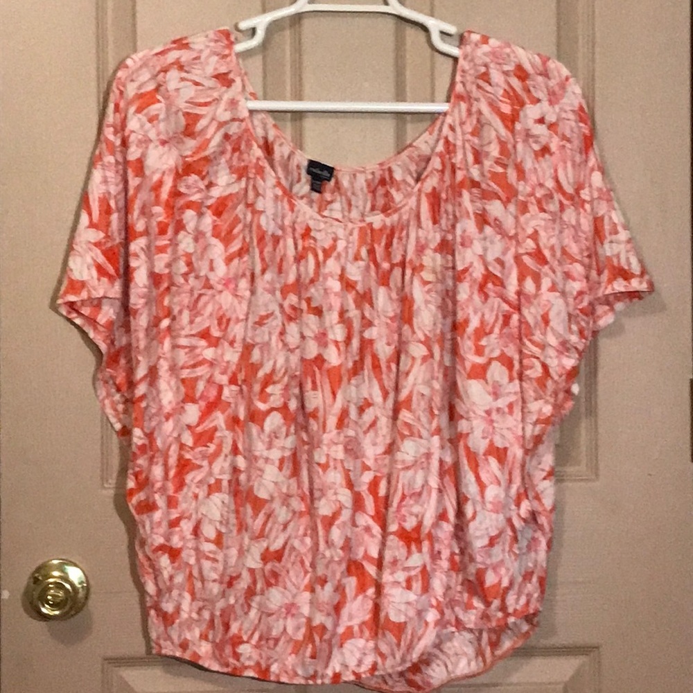 Women’s top size 2X orange floral pattern.